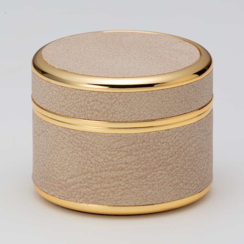 サンドベージュ