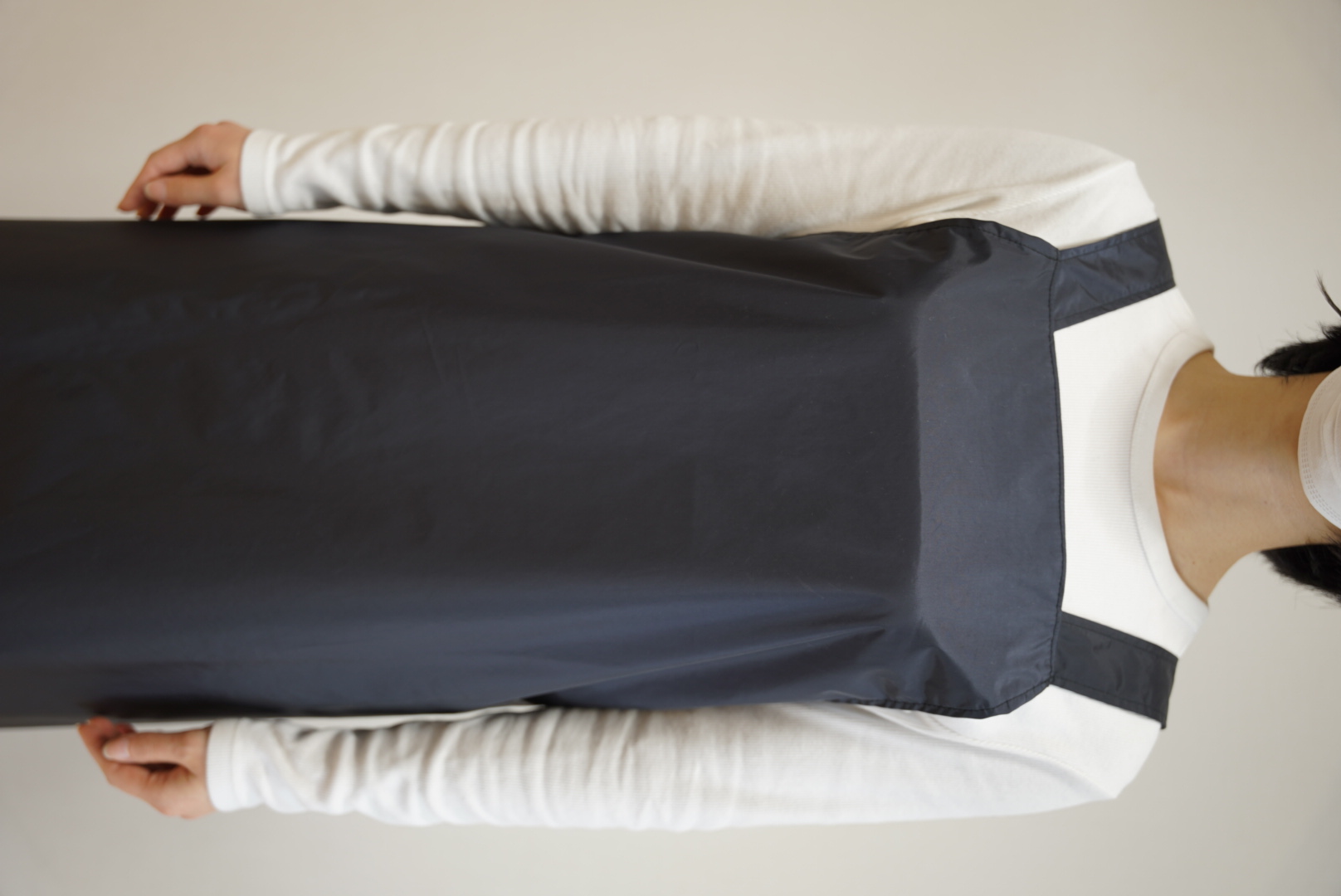 洗える！防水トリミングエプロン　ブラックＭサイズ